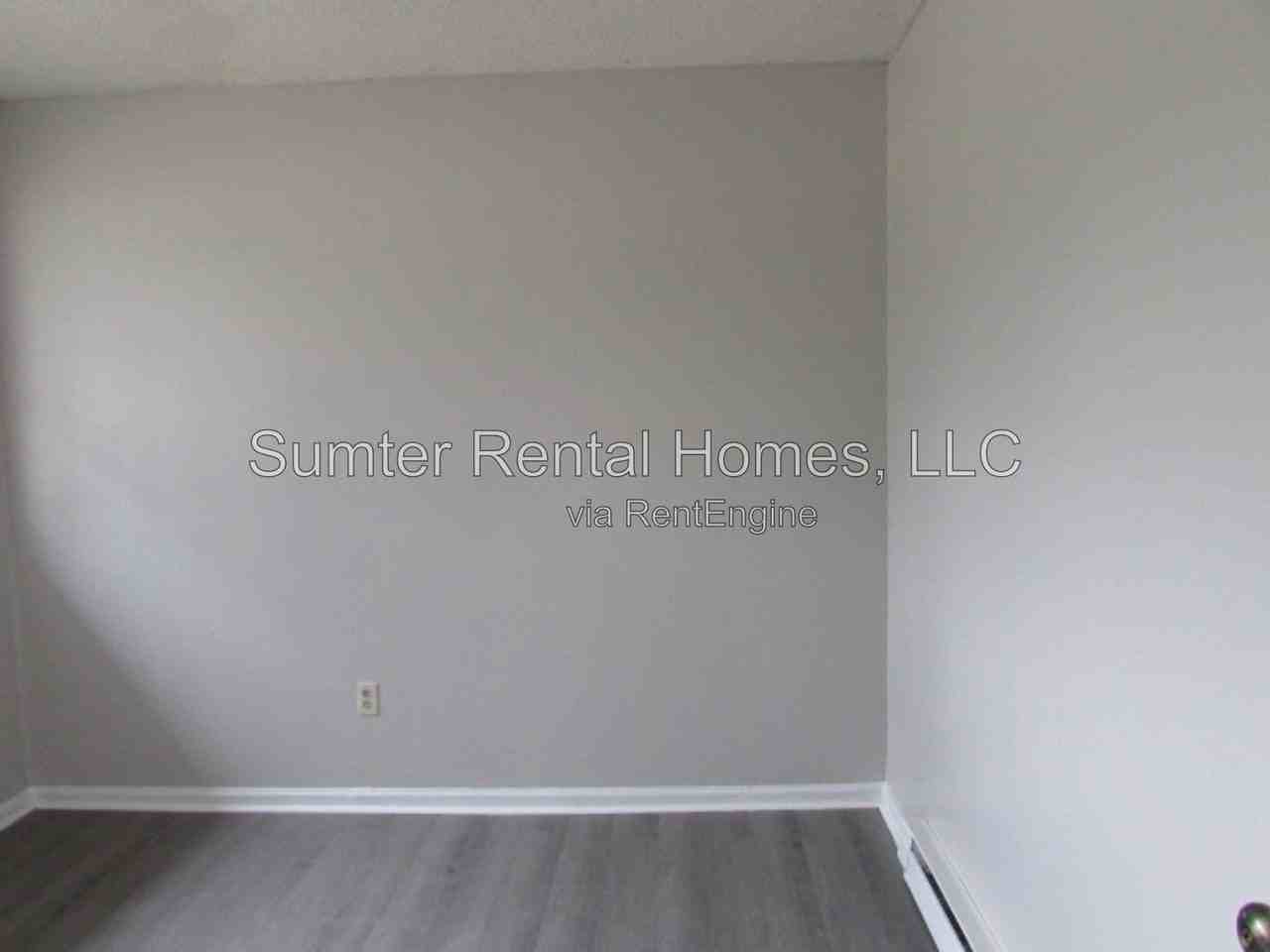 211 Highland Ave - Photo 3 of 12