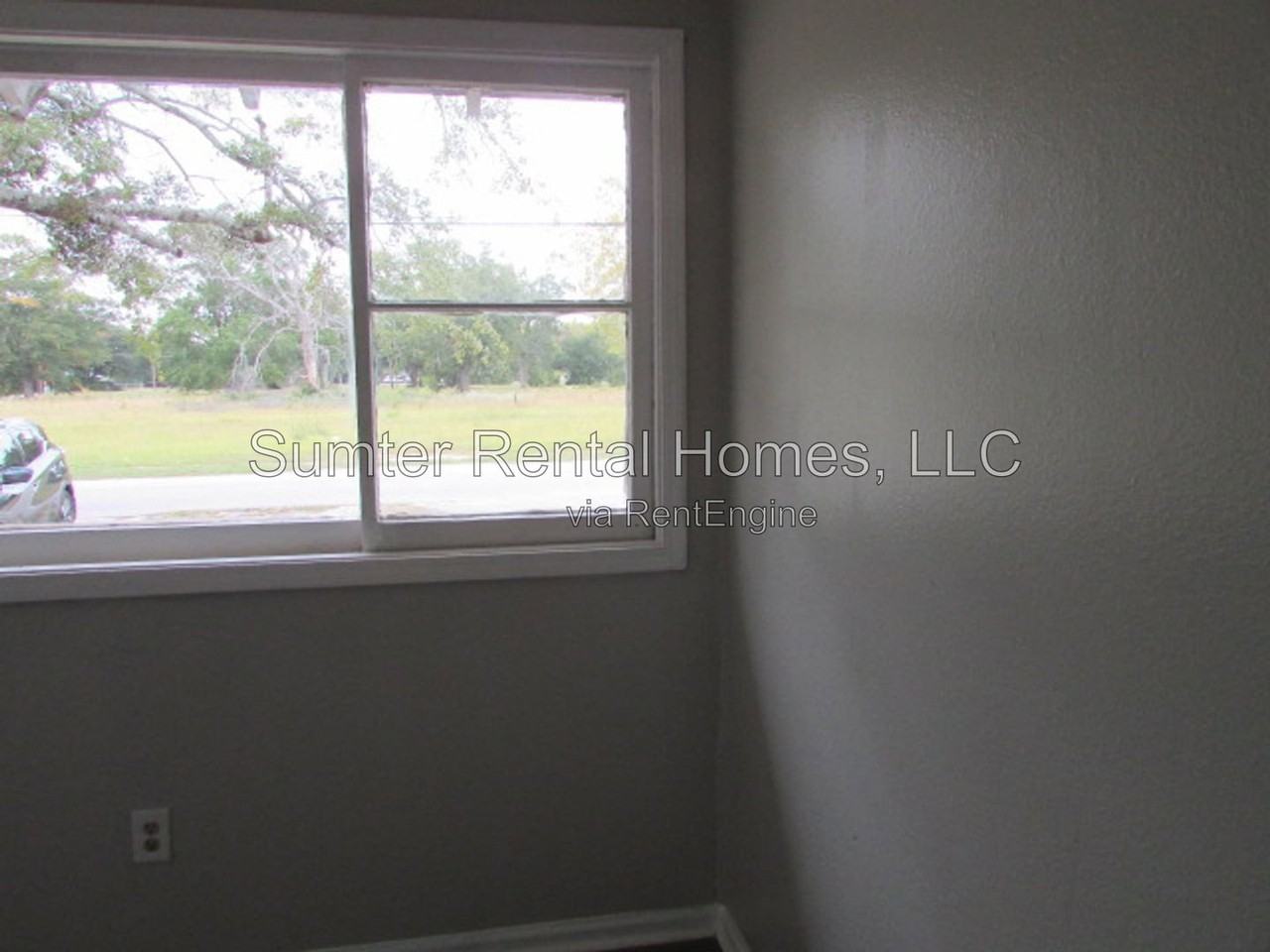 211 Highland Ave - Photo 4 of 12