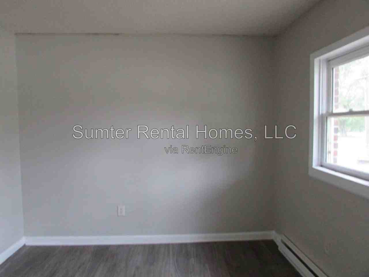 211 Highland Ave - Photo 6 of 12