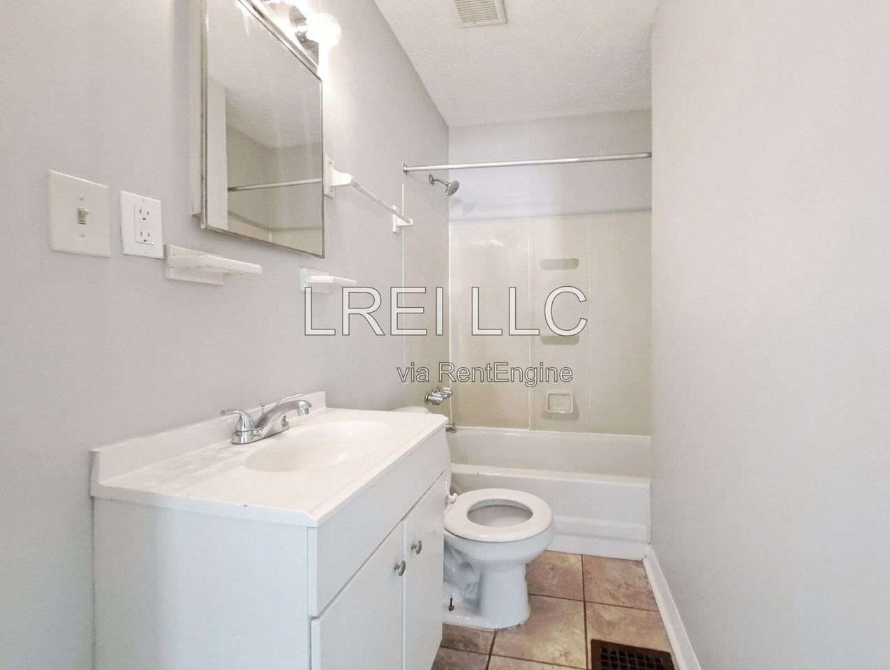 341 N 42nd St - Photo 3 of 14