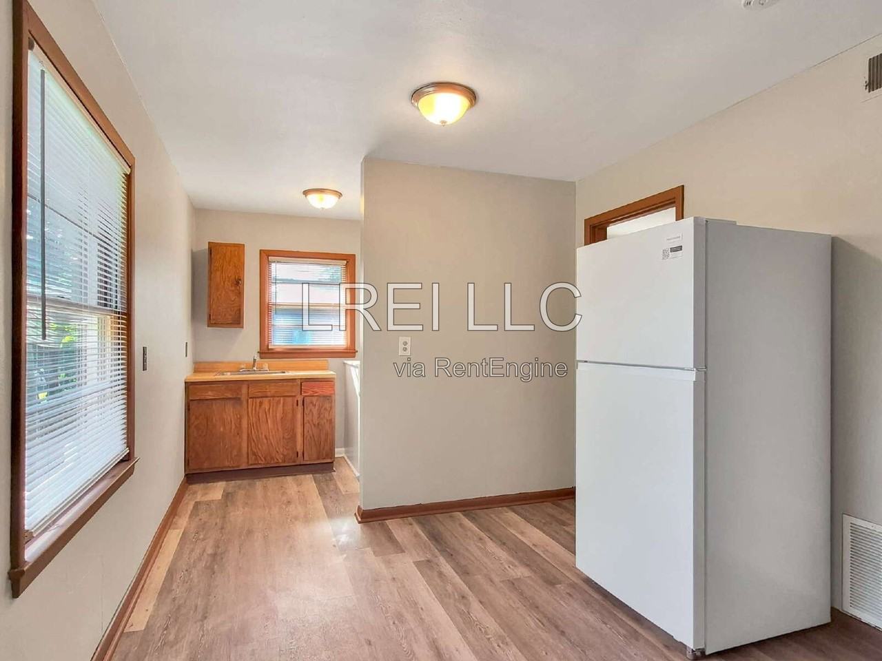 810 W Vine St #5 - Photo 6 of 16