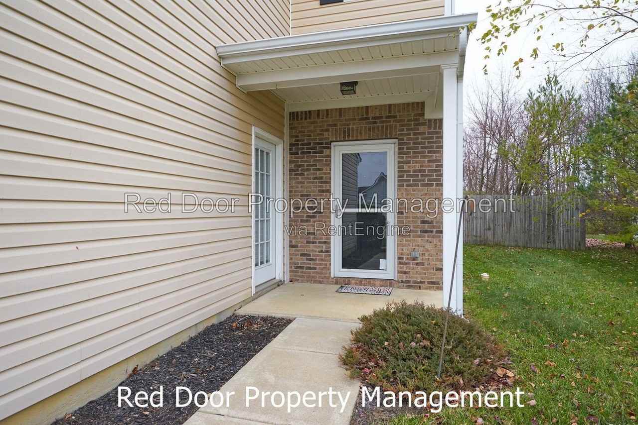 7844 Bombay Ln - Photo 2 of 27