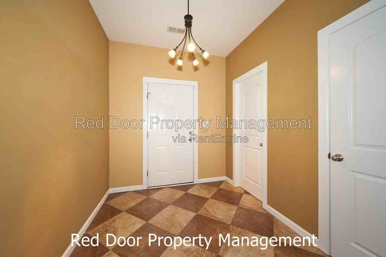 7844 Bombay Ln - Photo 3 of 27