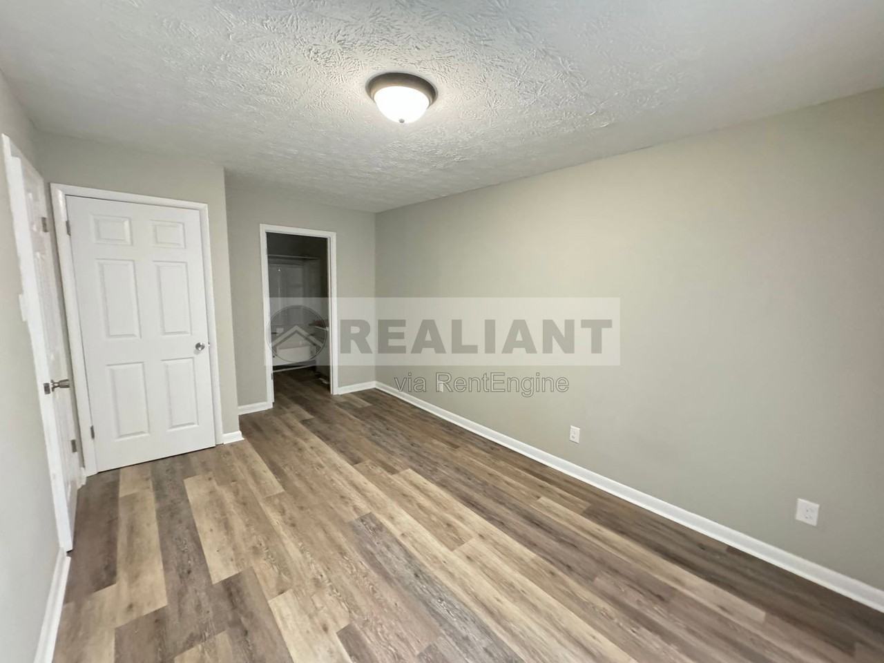 209 Lakeshore Dr #3 - Photo 4 of 21
