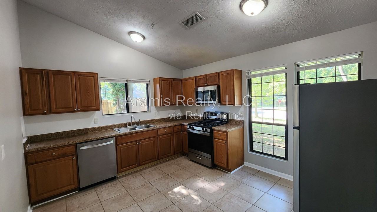 5175 Walker Rd - Photo 3 of 12
