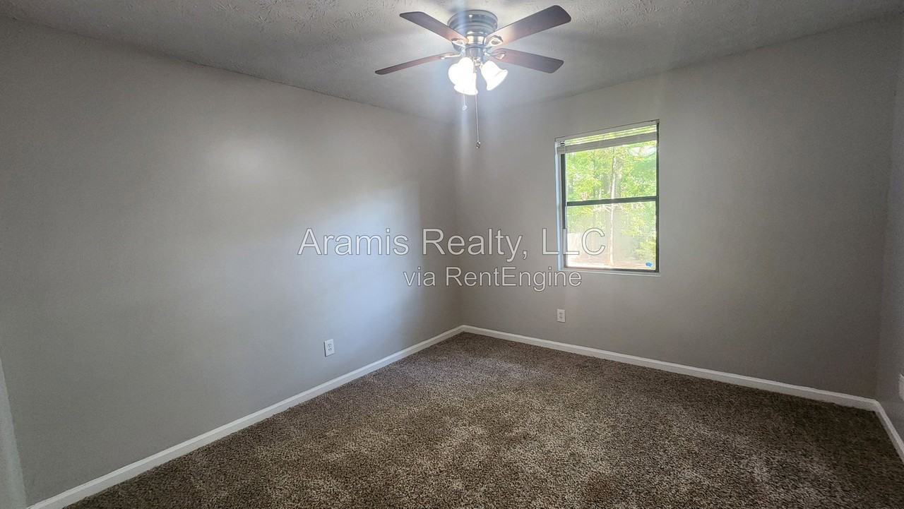 5175 Walker Rd - Photo 6 of 12