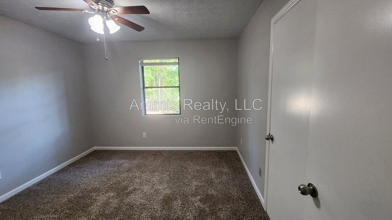 5175 Walker Rd - Photo 7 of 12