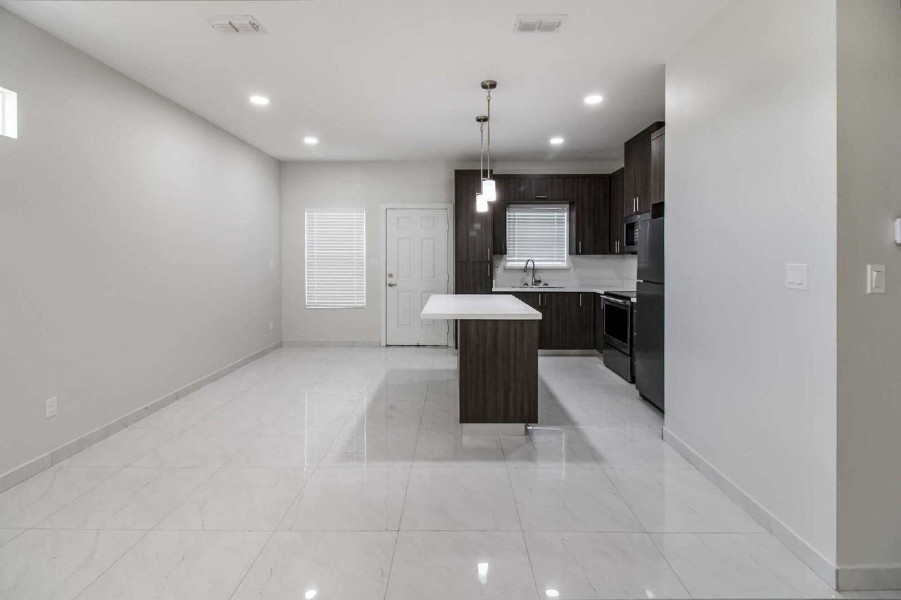 1413 N Inspiration Blvd - Photo 6 of 19