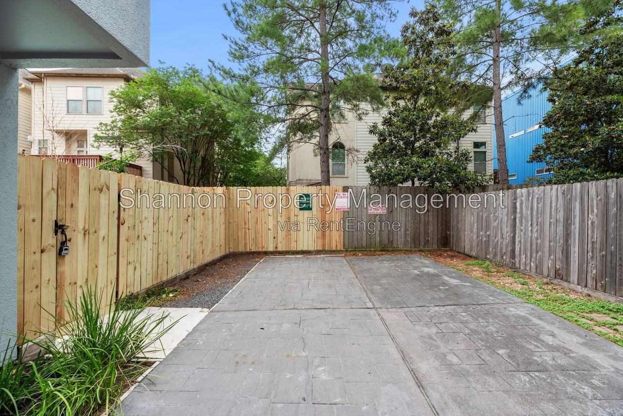 5205 Rose St #B - Photo 2 of 32