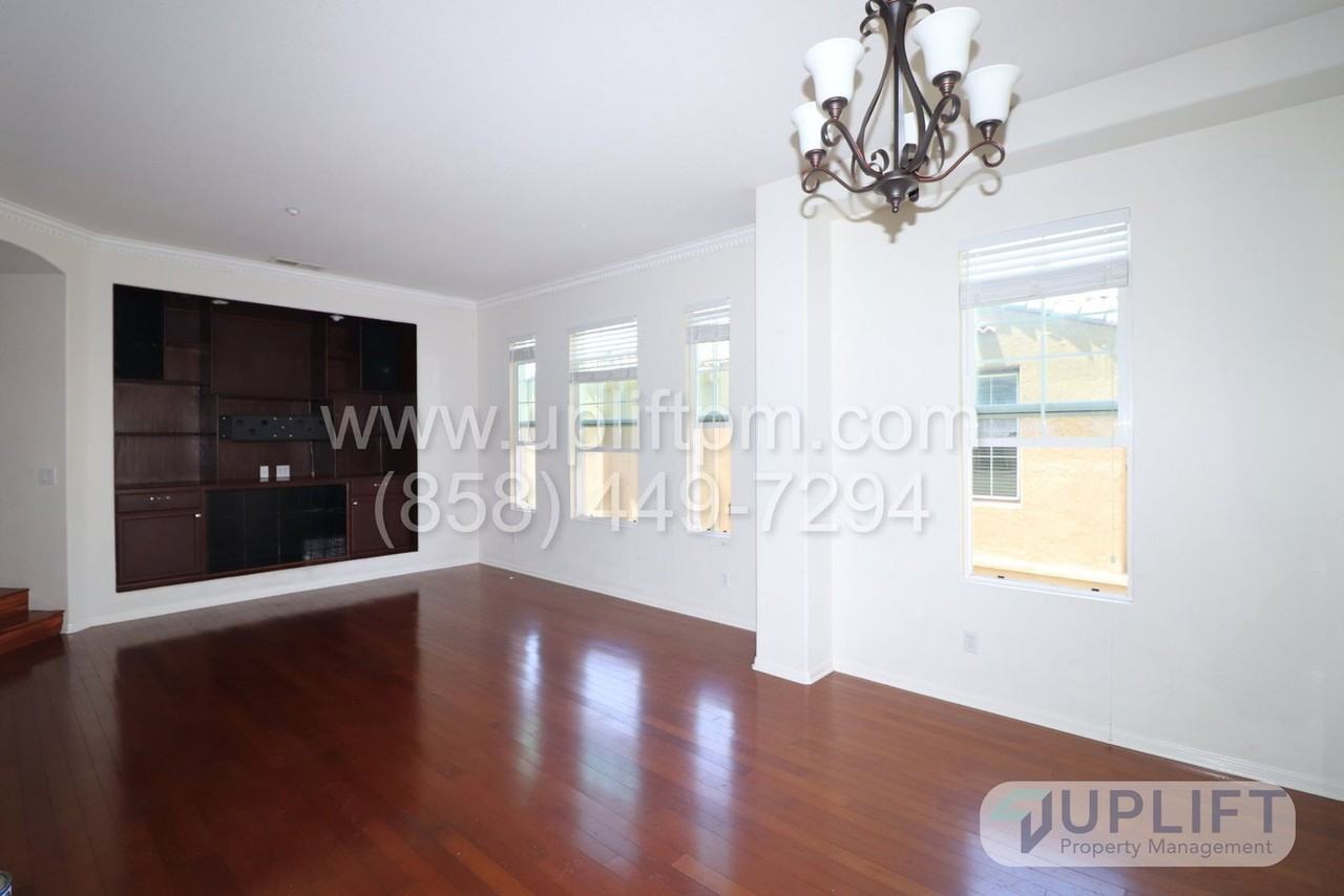 743 Almond Rd - Photo 2 of 10