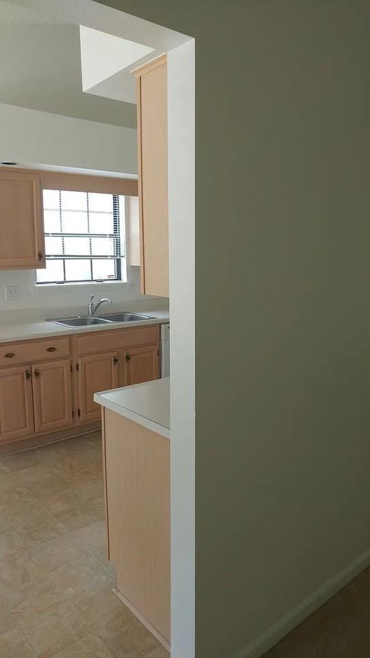1657 Crosspointe Way - Photo 4 of 8