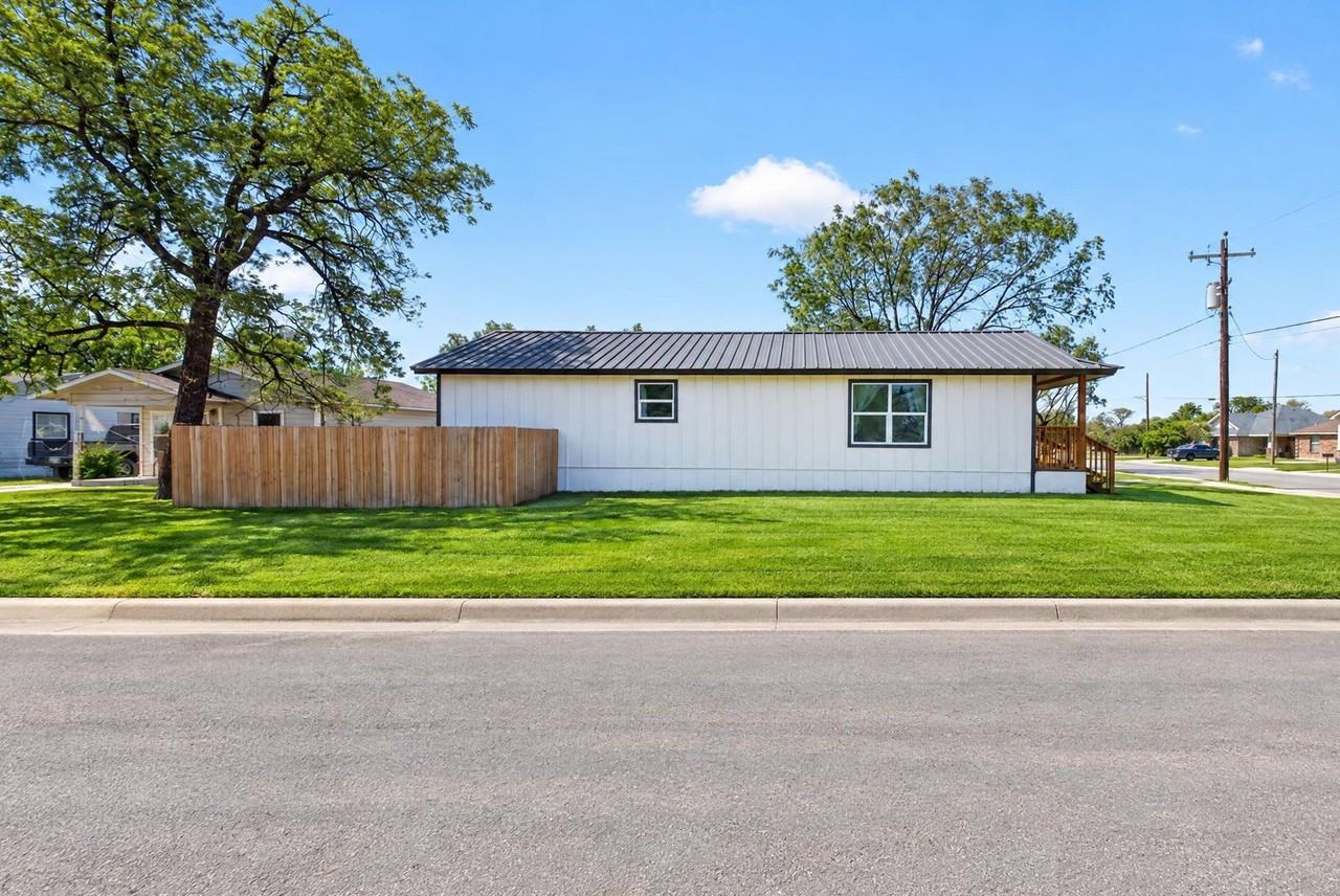 701 Fort Clark Rd - Photo 4 of 25