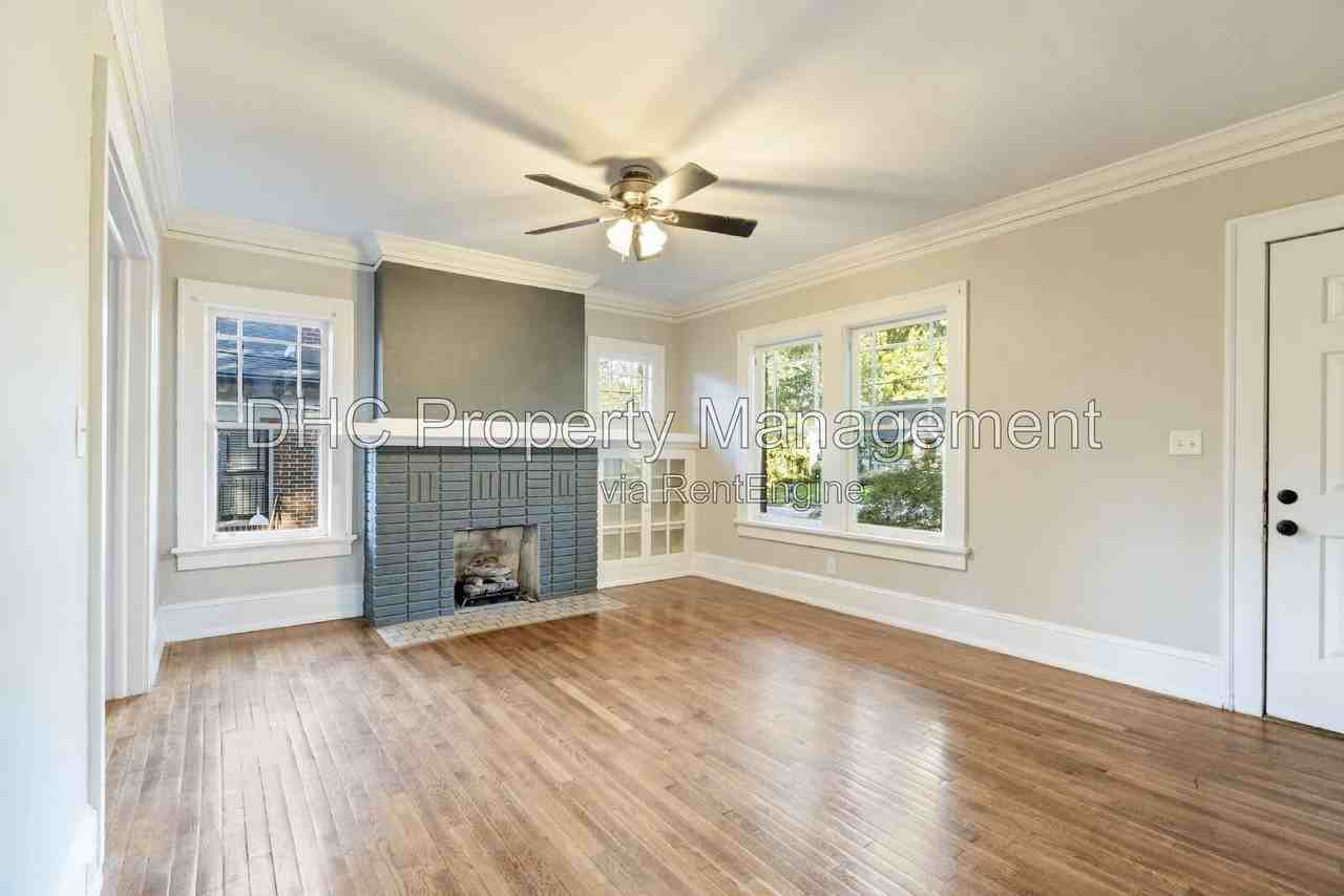 988 Woodbourne Dr Sw - Photo 5 of 18