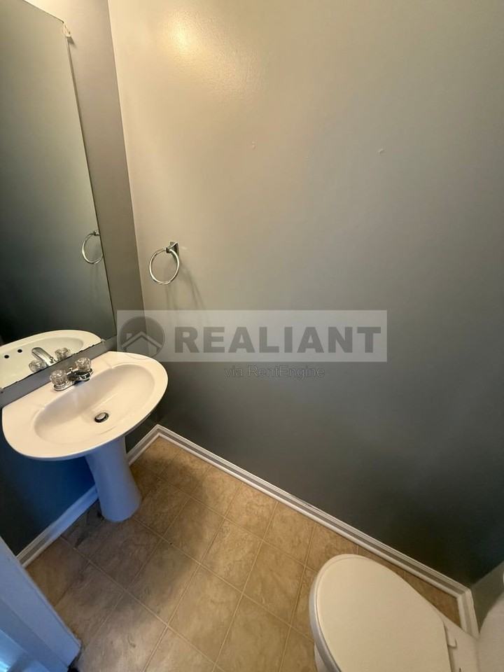 224 Garnet Dr - Photo 3 of 8