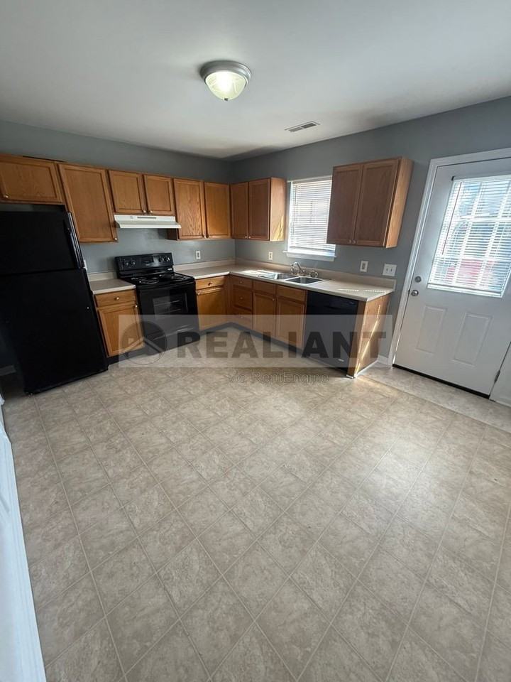224 Garnet Dr - Photo 7 of 8