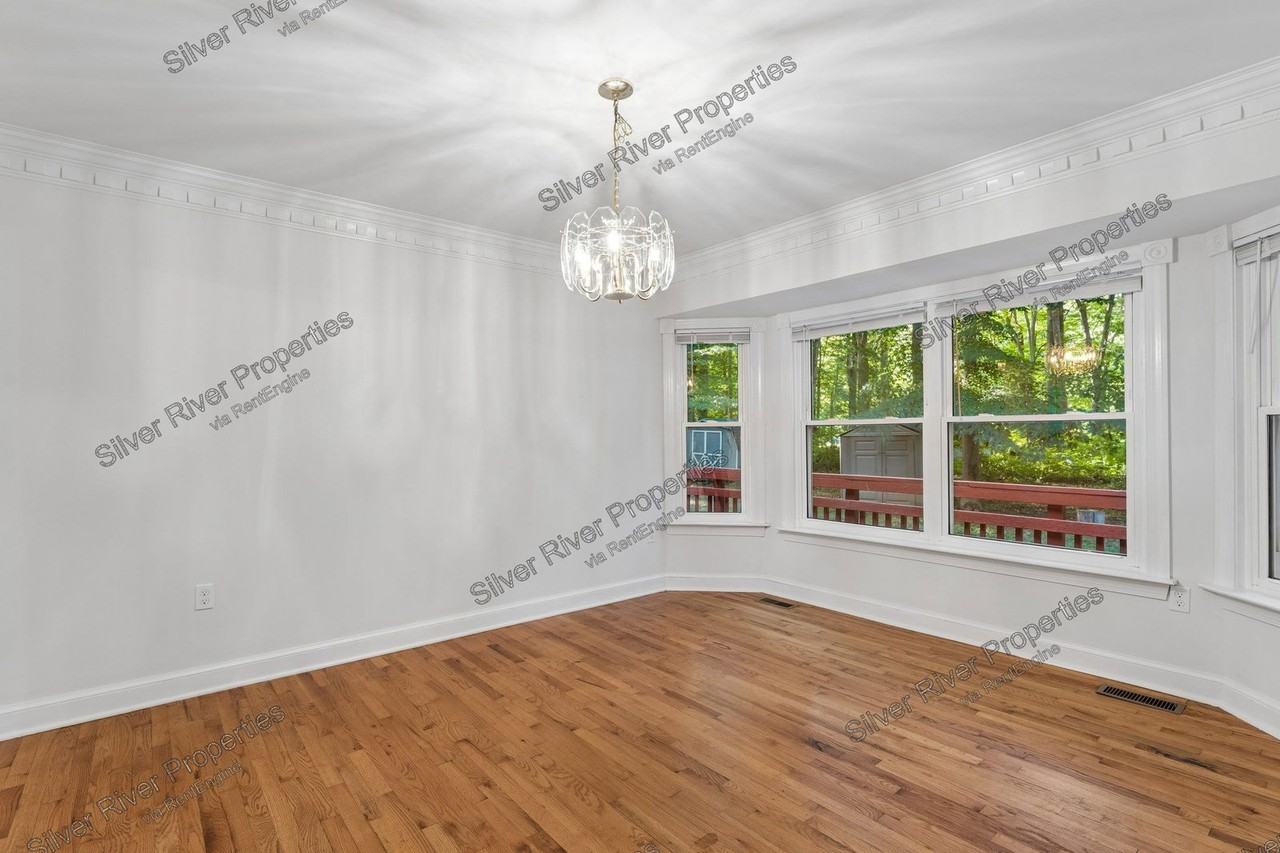 16320 Lea Dr - Photo 4 of 17