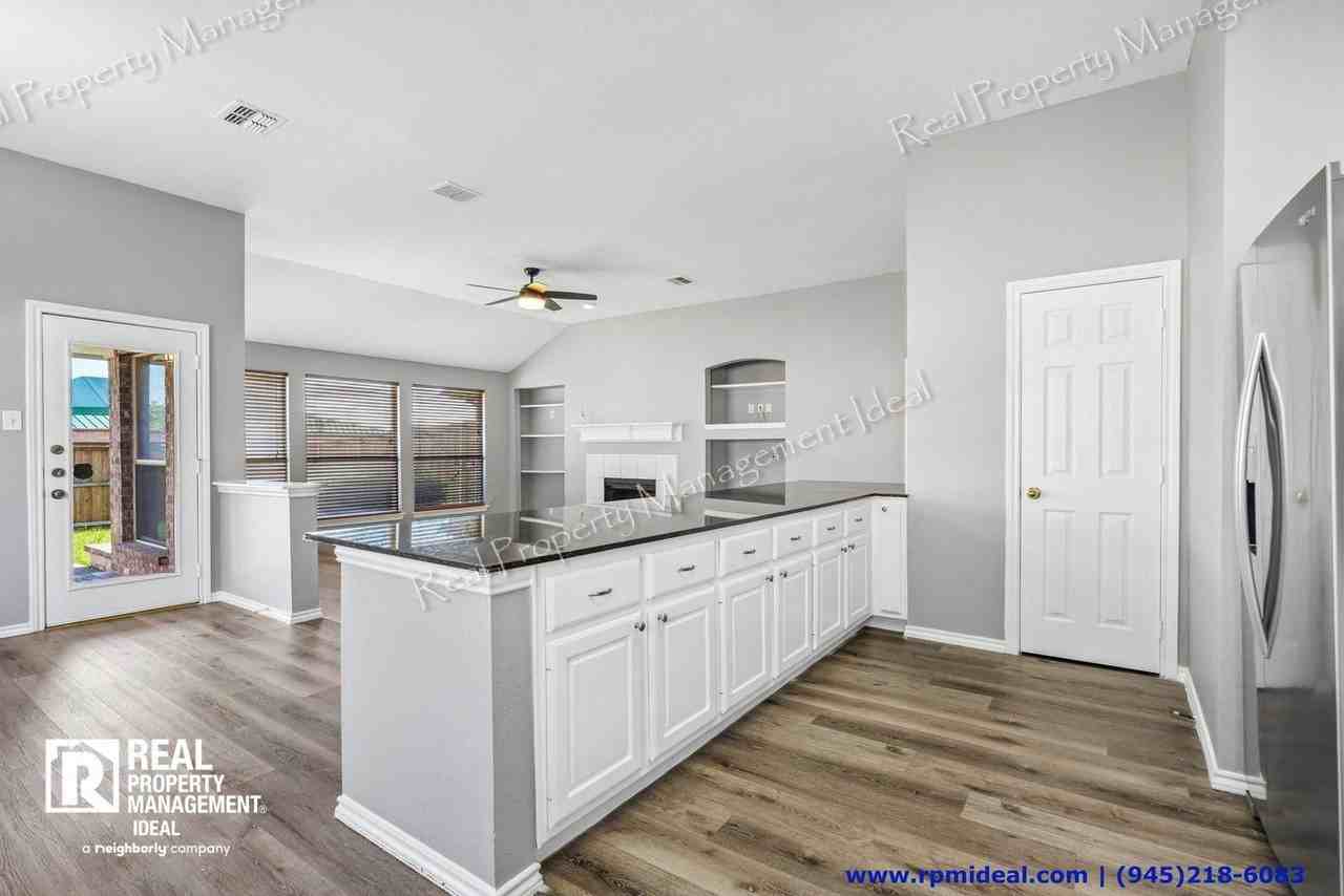 1208 Sonoma Dr - Photo 5 of 30