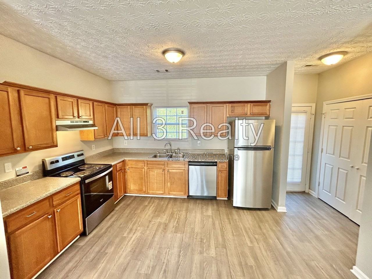 1725 Carrington Dr - Photo 2 of 17