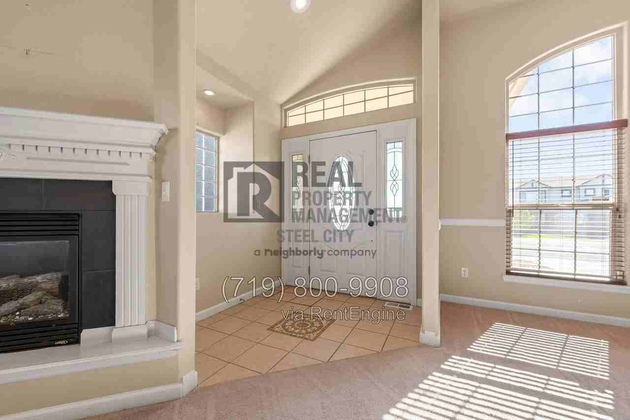 5601 Mark Twain Ln - Photo 6 of 50