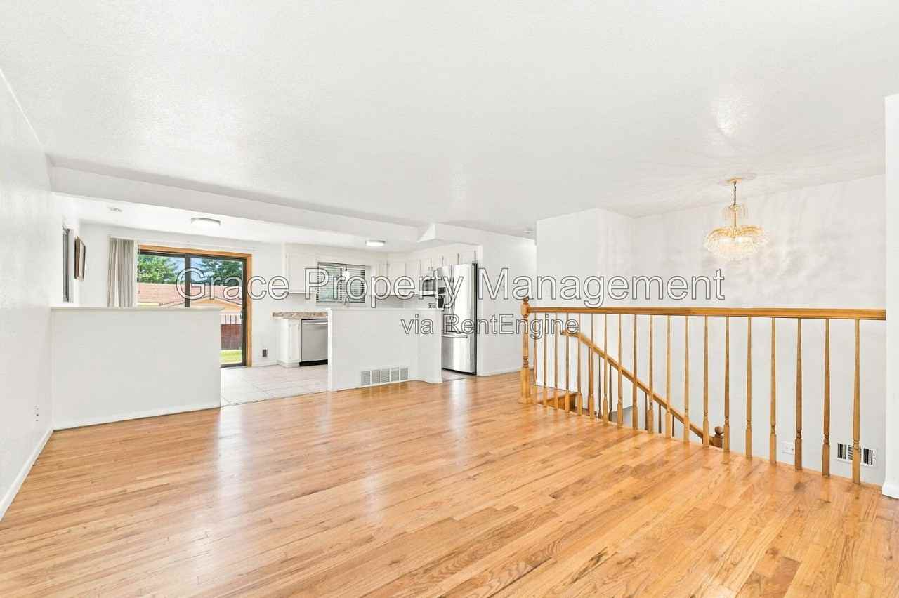10584 Paley St - Photo 2 of 16