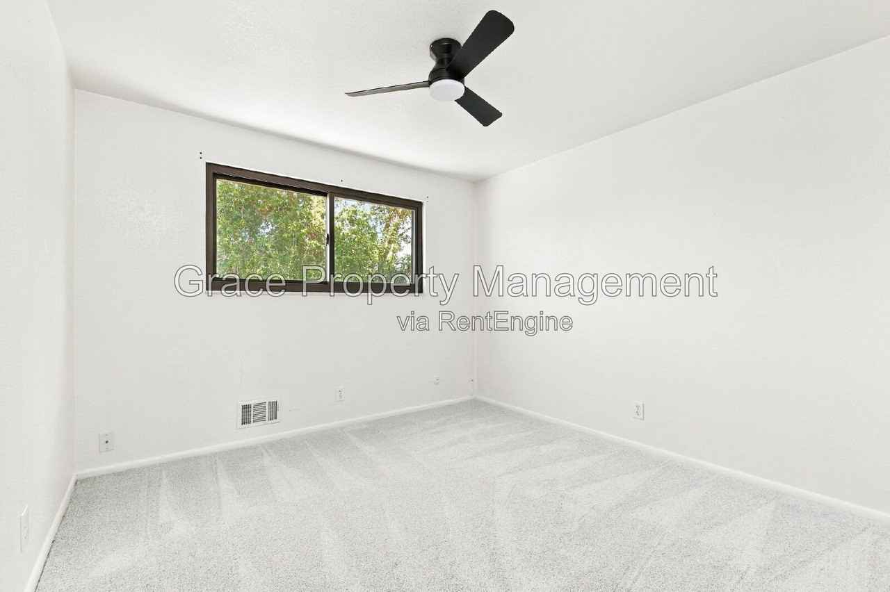 10584 Paley St - Photo 6 of 16