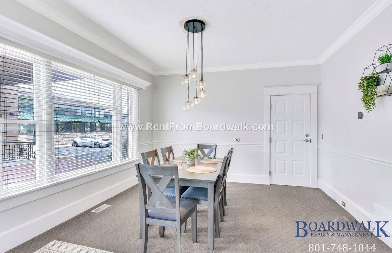 377 N Main St - Photo 5 of 25