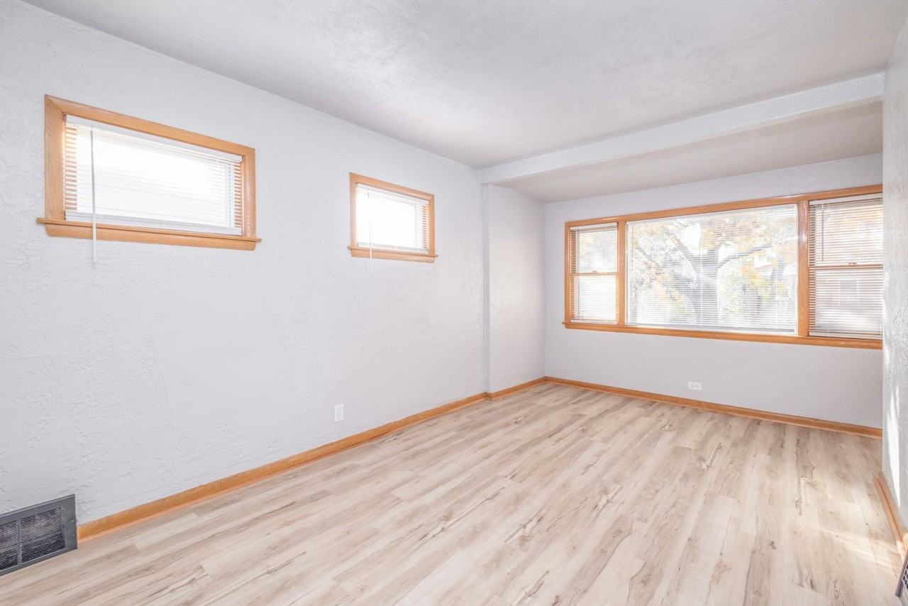 212 S 64th St - Photo 3 of 14