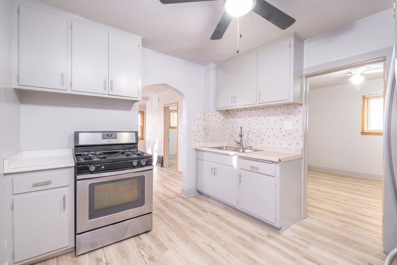 212 S 64th St - Photo 4 of 14