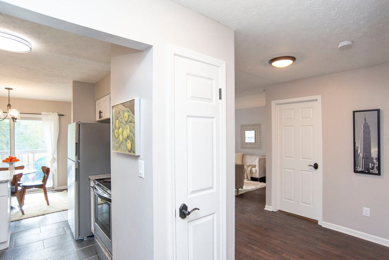 5750 Northdale Lake Ct #D - Photo 4 of 20