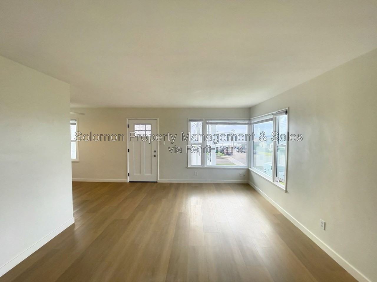 1002 Tait St #B - Photo 5 of 18