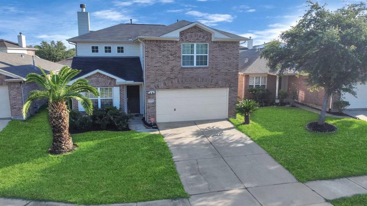 17922 Mission Bluff Ln - Photo 2 of 40