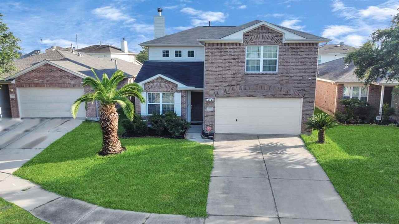 17922 Mission Bluff Ln - Photo 4 of 40