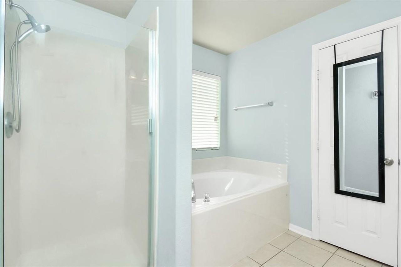 17922 Mission Bluff Ln - Photo 6 of 40