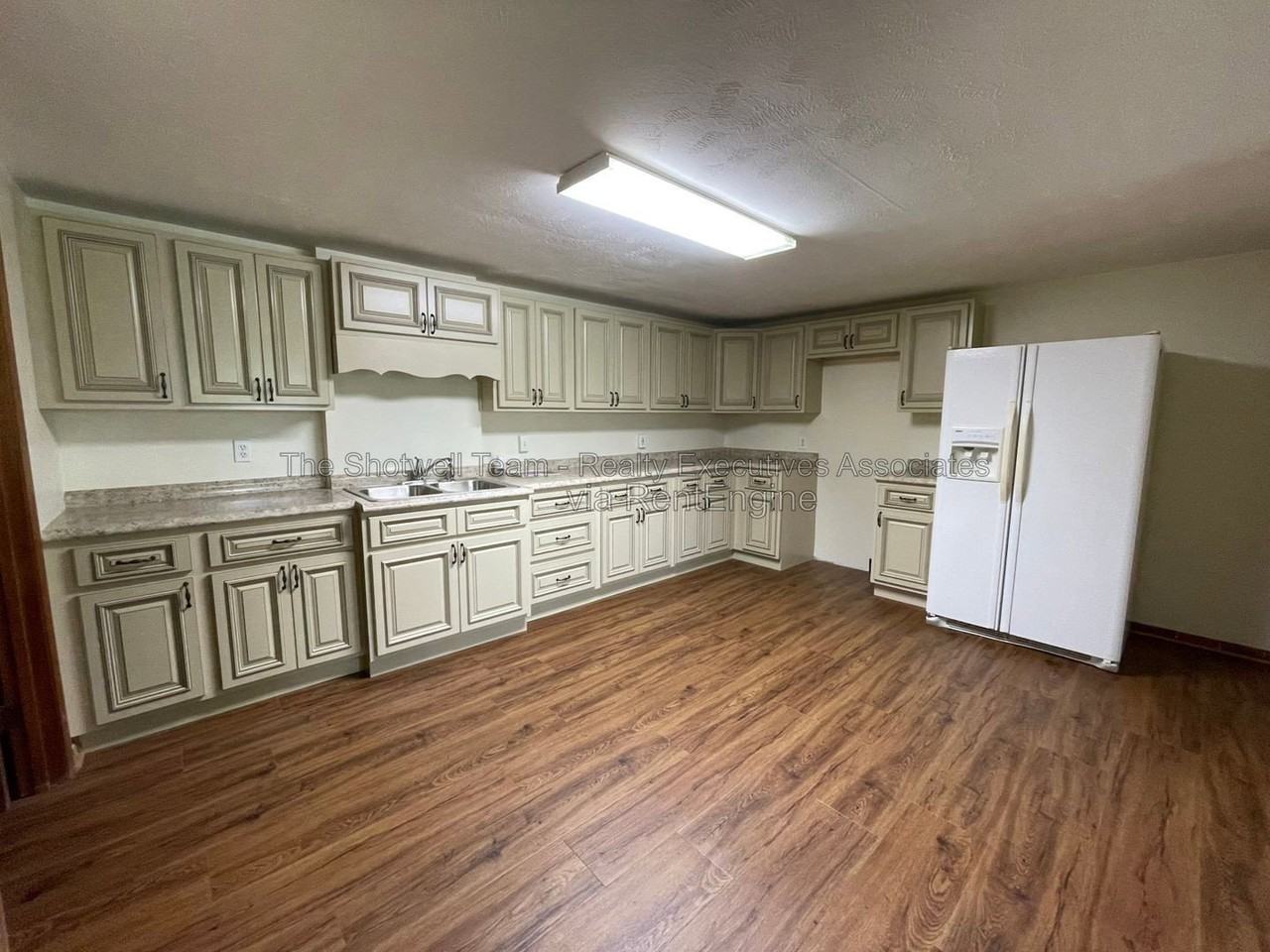 4913 Ethel Ln - Photo 2 of 8