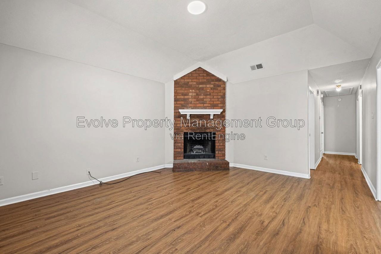 3918 Oak Branch Cir W - Photo 4 of 20