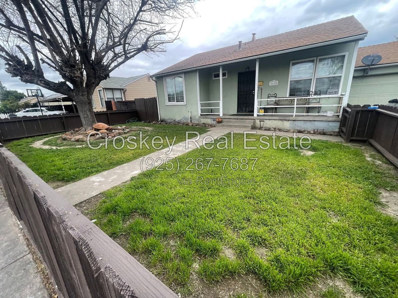 1118 W 10th St - Photo 2 of 2