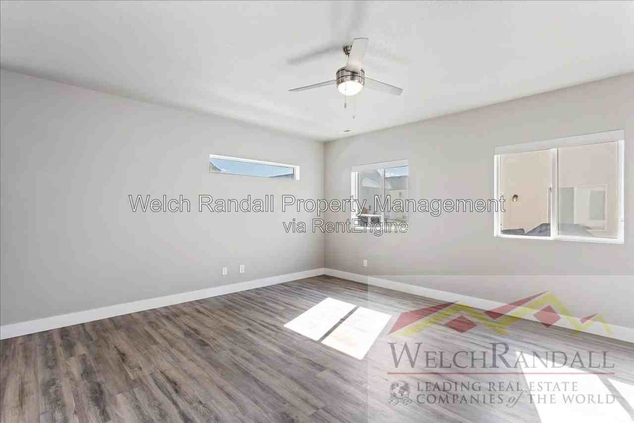 2273 W 2650 S #126 - Photo 5 of 36