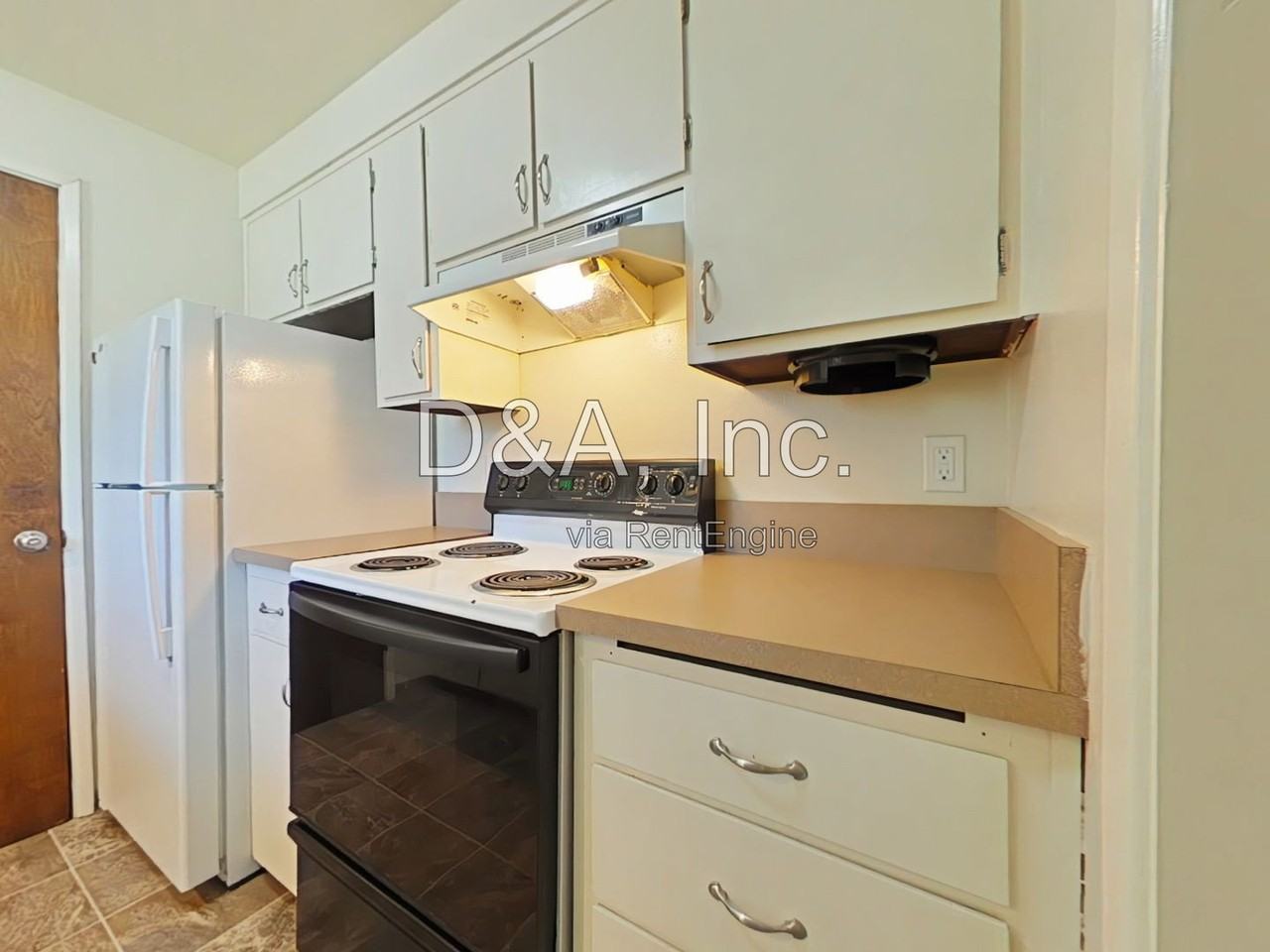 1645 Nw Division St #1 - Photo 6 of 10