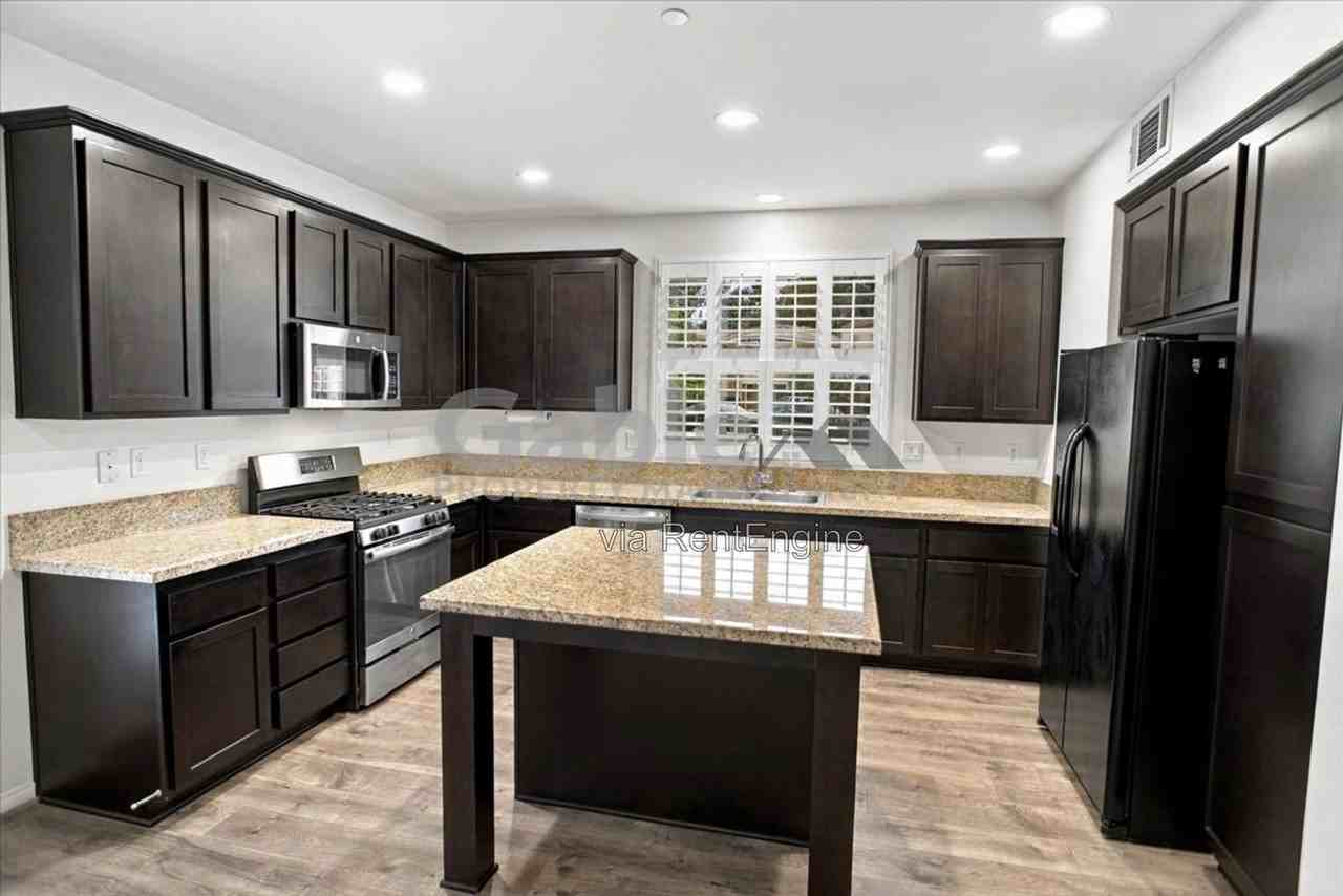 26944 Trestles Dr - Photo 5 of 12