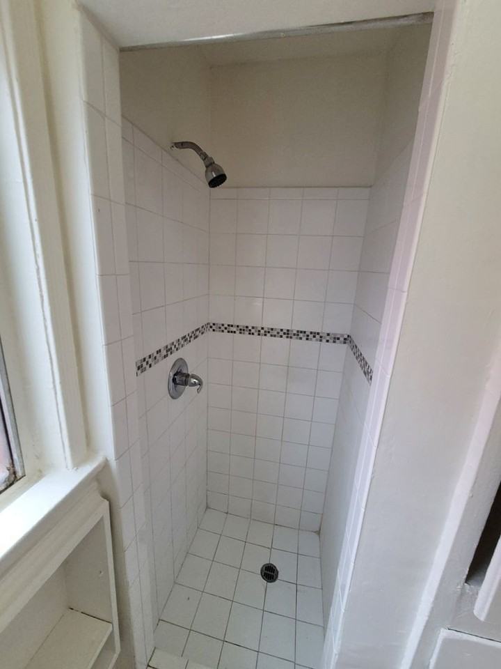 4444 E 61st St #B - Photo 6 of 8