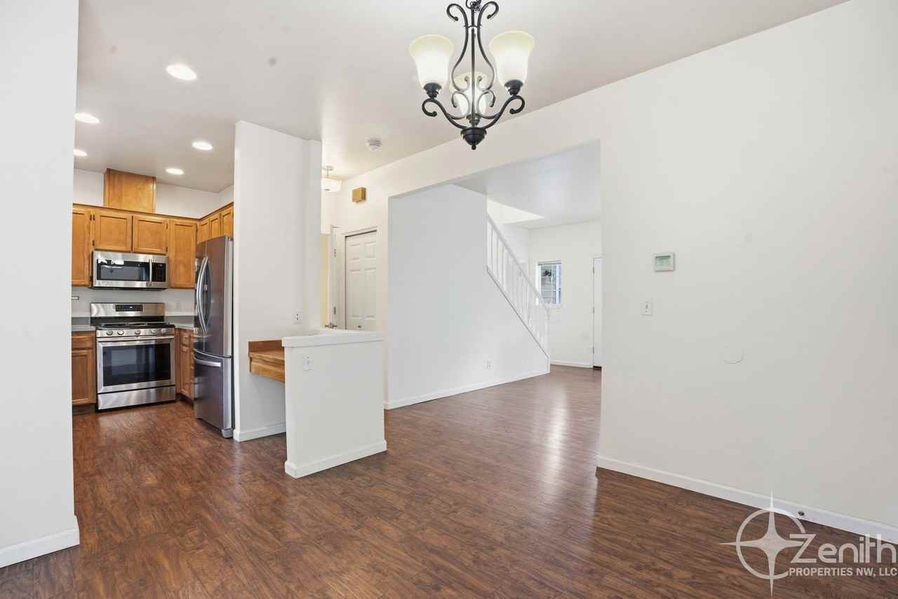 419 Ne 7th Ave - Photo 7 of 33