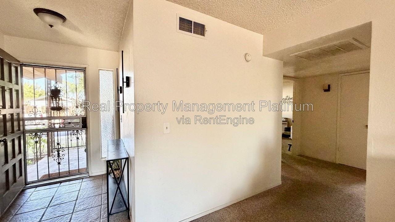 1654 Wrenwood Ave - Photo 2 of 10