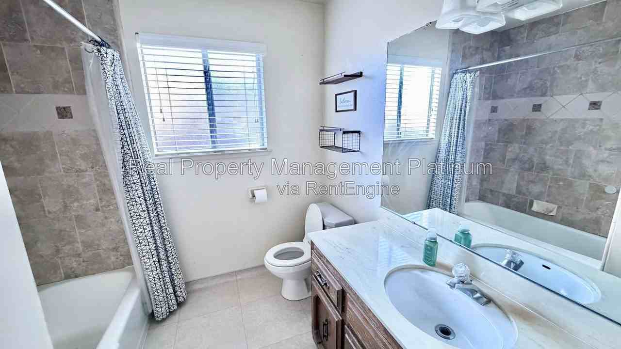 1654 Wrenwood Ave - Photo 6 of 10