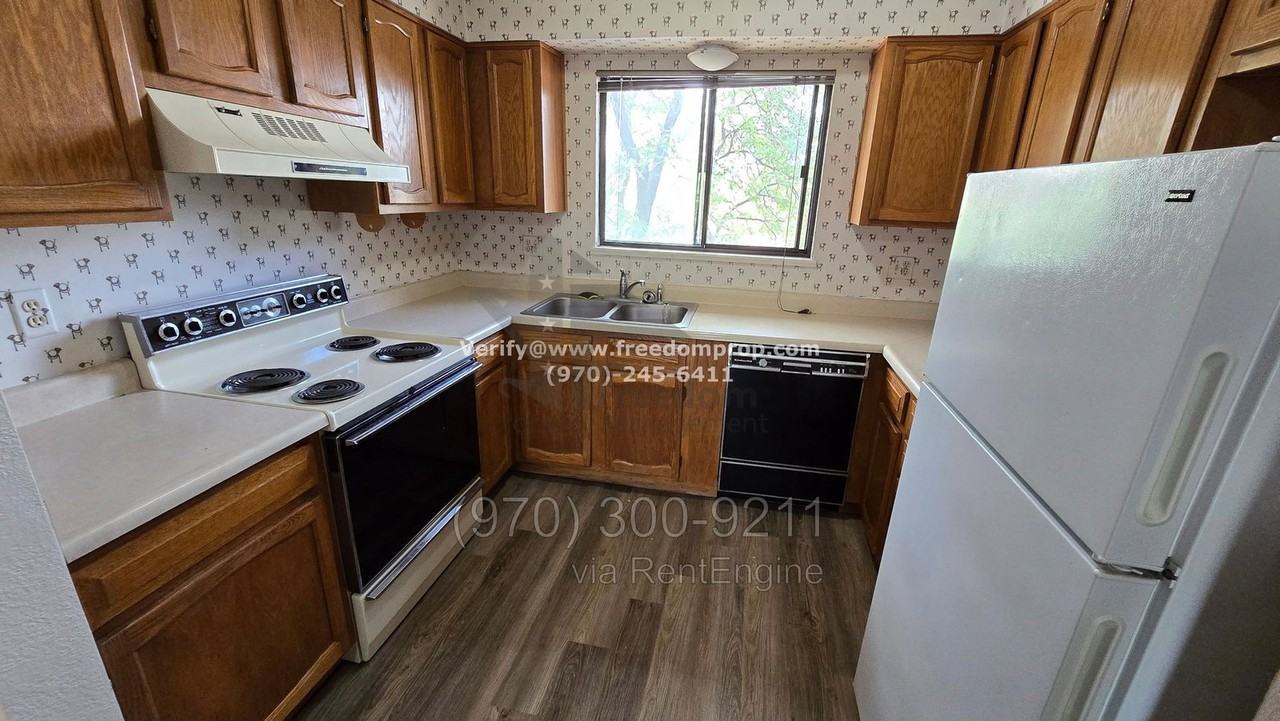 373 Ridges Blvd #301 - Photo 7 of 16