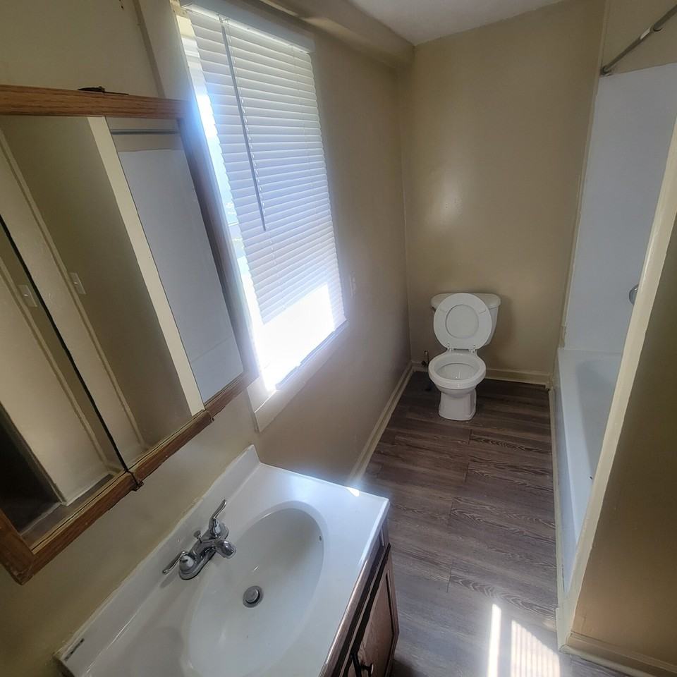 1333 S Pershing Ave - Photo 4 of 8