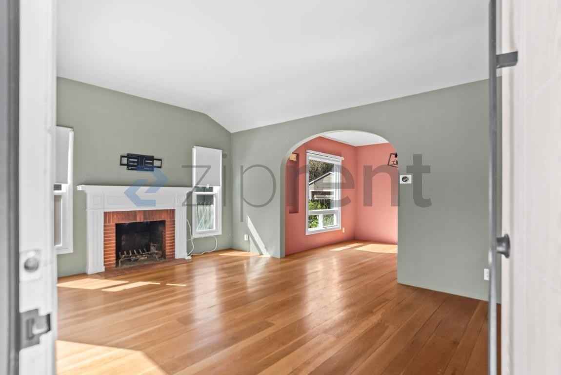320 Covington St - Photo 6 of 35