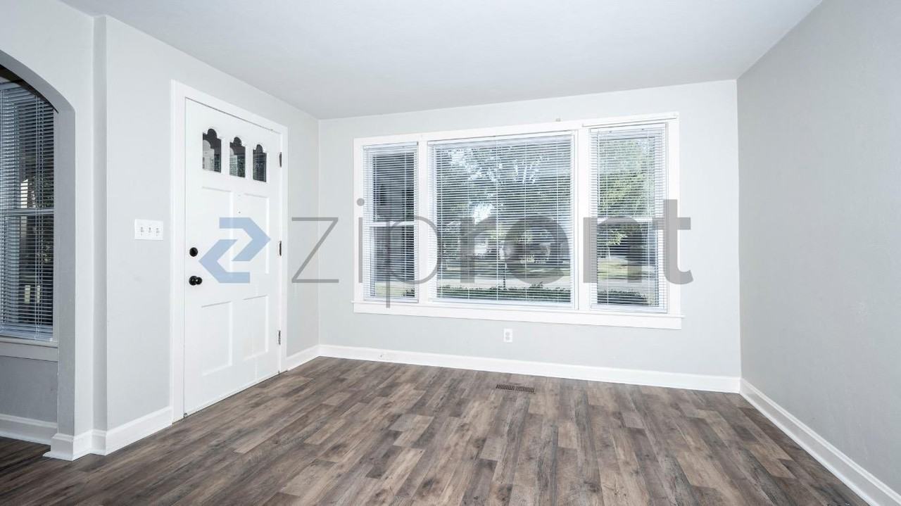 1414 Tower St Se - Photo 5 of 19