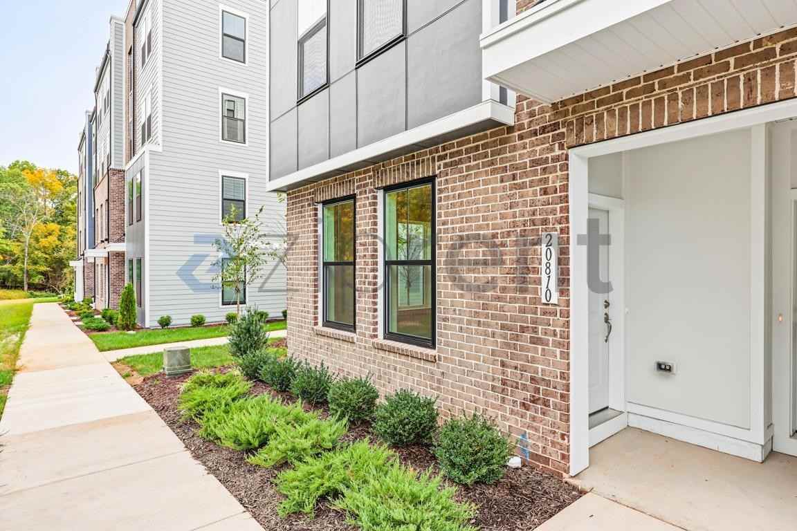 20810 Cloongee Ter - Photo 4 of 32