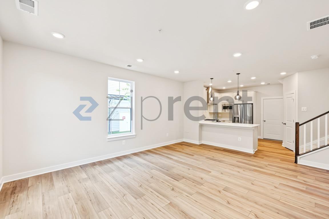 20810 Cloongee Ter - Photo 5 of 32