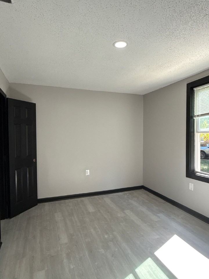 1160 Pera Ave - Photo 5 of 6